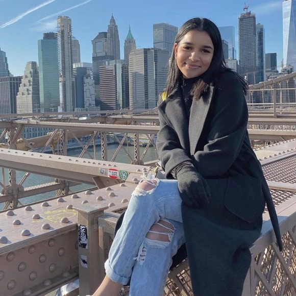 Meet your Posher, Seerit - Picture 1 of 1